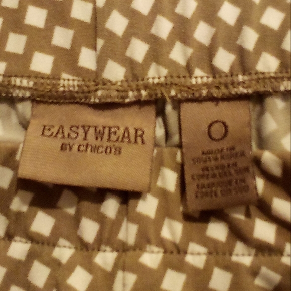 Chico's - NWOT, Cropped Tan Pants W/White Diamond Design,  Elastic Waist, Size 0 - Picture 6 of 8